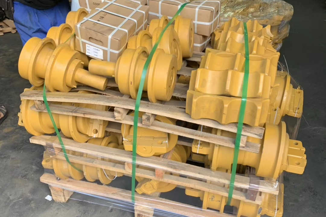  African customer KOMATSU D85 complete undercarriage parts purchase shipment