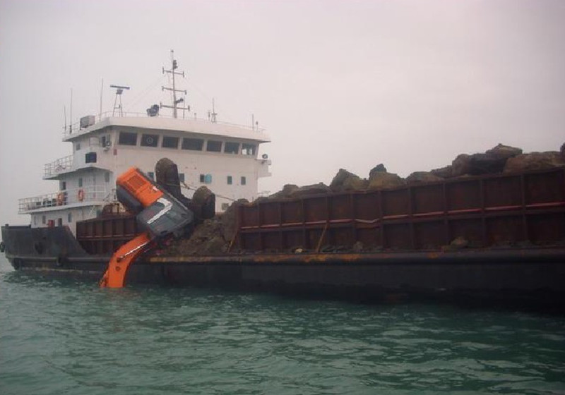 excavator turned over due to weight loss