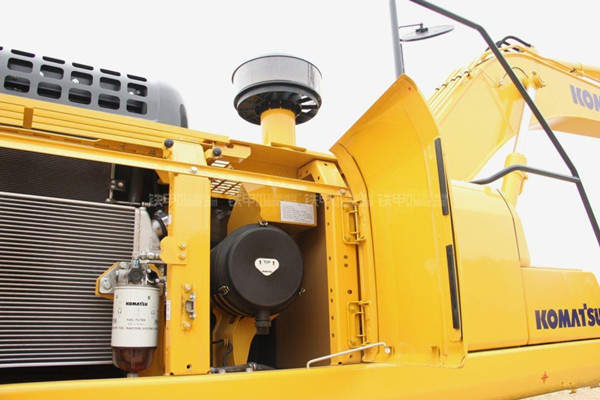  Excavator maintenance instructions: What are the precautions for replacing the air filter?